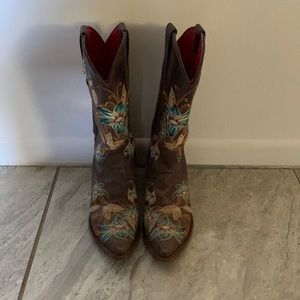 Macie Bean Women’s 7-1/2 Brown Boots. Good Condition. Style M8034